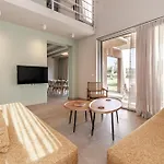 Helichrysum Lofts Family House Prázdninový dům Khokhlastí