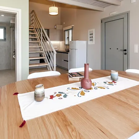 Semesterbostad Helichrysum Lofts Family House