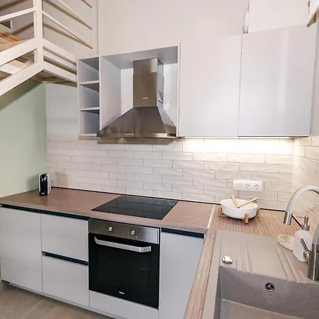 Helichrysum Lofts Family House *