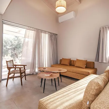 Helichrysum Lofts Family House *