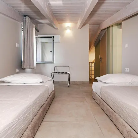 Helichrysum Lofts Family House Holiday home *