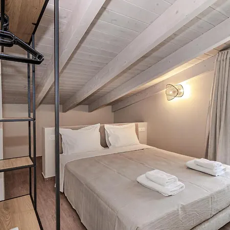 Holiday home Helichrysum Lofts Family House
